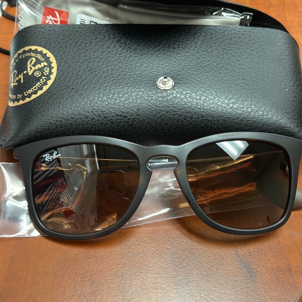 Brand new women’s Ray Band sunglasses
